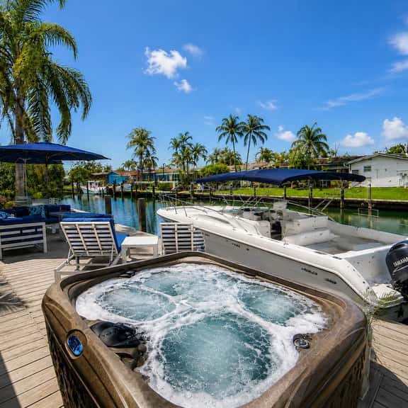 Casablanca 2 · Waterfront w/ Boat Dock &Hot Tub 2mi FLL 4mi Beac - Image 1