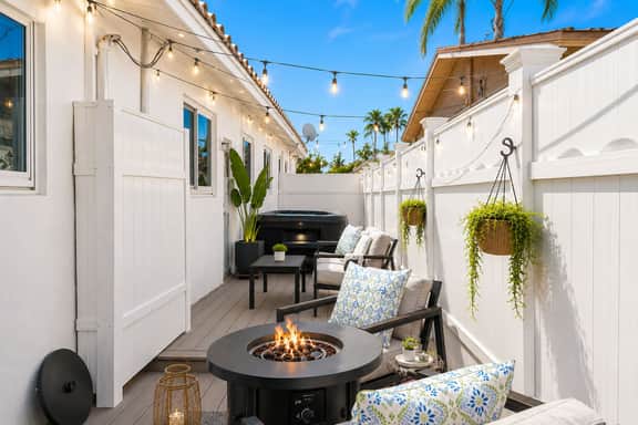 Casa Blanca 1 · Private Hot Tub Oasis • 2 Mi FLL • 4 Mi to Beach - Image 3